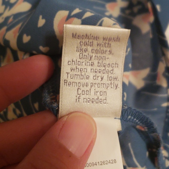 2/$10 LC Lauren Conrad blouse size medium - Picture 7 of 7